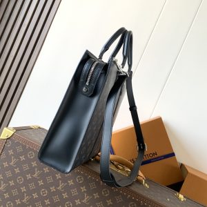 Alternative view of 39 x 30 x 5 cm (Length x Height x Width)